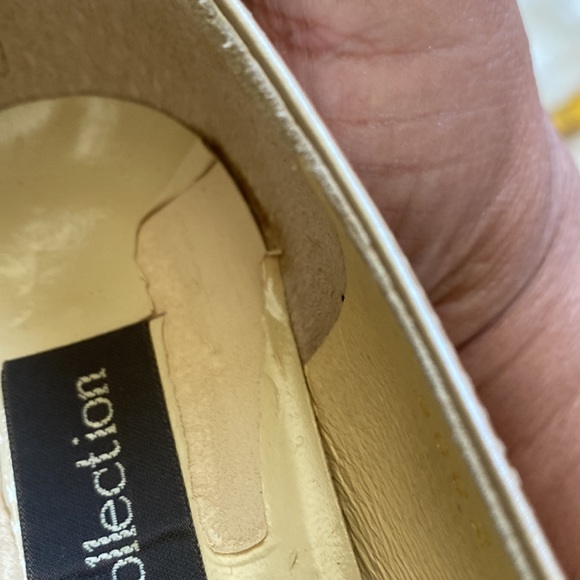 Champagne womens heeled Mary Jane metallic formal elegant shoes, size 23 US: 6.5 - Picture 9 of 13